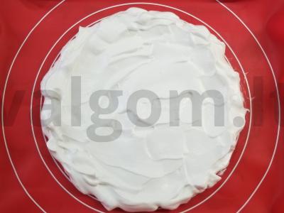 Legendinis Pavlovos desertas su mandarinų kremu Žingsnis 1