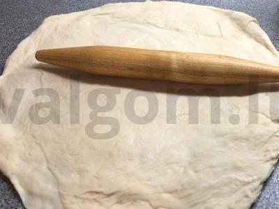 Vegetariška pica su baltosiomis pupelėmis ir grybais Žingsnis 1