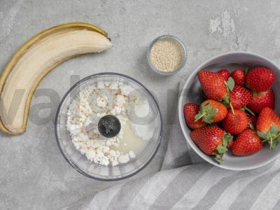 Varškės suktinukai su braškėmis Žingsnis 1