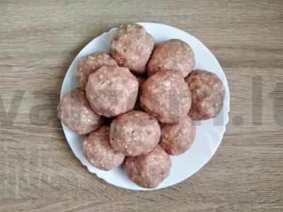 Sultingi mėsos kukuliai multicooker įrenginyje Žingsnis 1