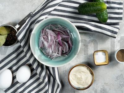 Salotos su vištiena ir kalmarais Žingsnis 1