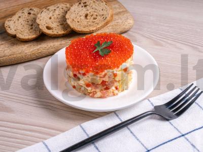 Karališkojo stiliaus salotos su raudona žuvimi pagrindine nuotrauka