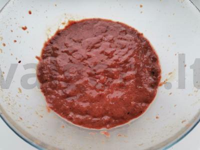 Smulkintos vištienos kepenėlės grietinėlėje Žingsnis 2