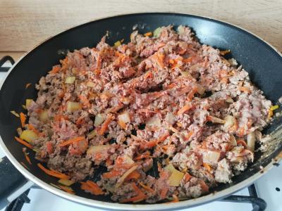 Smulkintos vištienos kepenėlės grietinėlėje Žingsnis 4