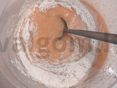 Naminė bandelė su obuoliais ir sultenėmis Žingsnis 3