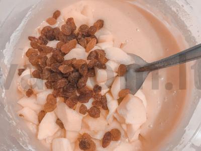 Naminė bandelė su obuoliais ir sultenėmis Žingsnis 6