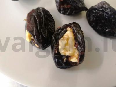 Desertas "Slyvos su graikiniais riešutais" Žingsnis 2