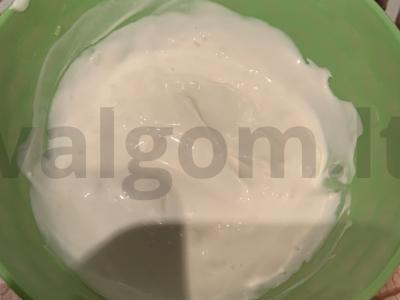 Česnakų padažas pagrindine nuotrauka