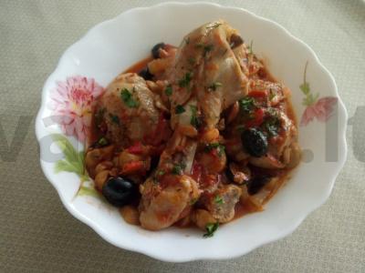 Itališka vištiena su salierais ir grybais pagrindine nuotrauka