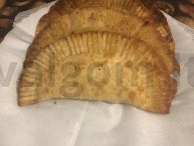 Traškūs čeburekai su vištiena ir majonezu pagrindine nuotrauka