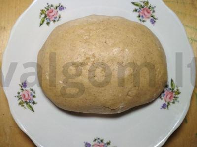 Kalėdiniai imbieriniai sausainiai su medumi ir aštriais prieskoniais Žingsnis 2