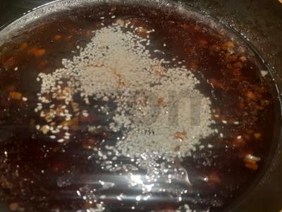 Vištiena terijakio padaže su funchosa Žingsnis 3