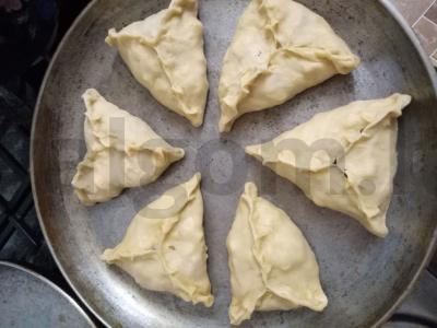 Trikampiai paplotėliai su jautiena ir bulvėmis Žingsnis 15