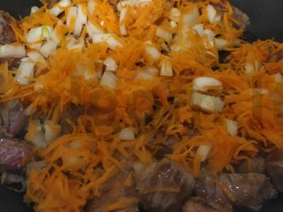 Grikiai, troškinti su marmurine jautiena Žingsnis 2