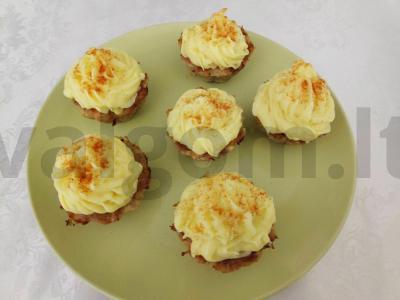 Gausūs mėsos keksiukai su bulvių koše pagrindine nuotrauka