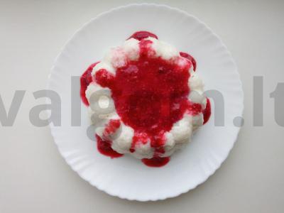 Gardus aviečių pudingas pagrindine nuotrauka