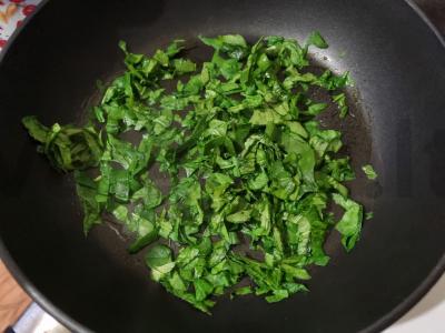 Kvinoja su špinatais ir parmezanu Žingsnis 2