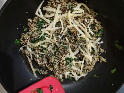 Kvinoja su špinatais ir parmezanu Žingsnis 4