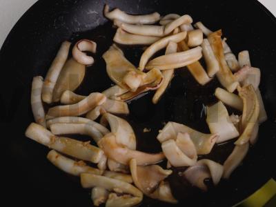 Soba su kalmarais ir terijakio padažu Žingsnis 9