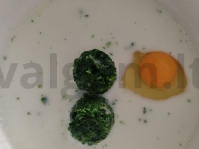 Špinatų blyneliai su ikrais Žingsnis 1