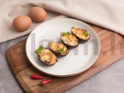 Baklažanai, įdaryti suluguni ir kiaušiniais pagrindine nuotrauka