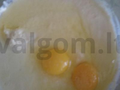 Manų kruopų pyragas ant kefyro Žingsnis 2