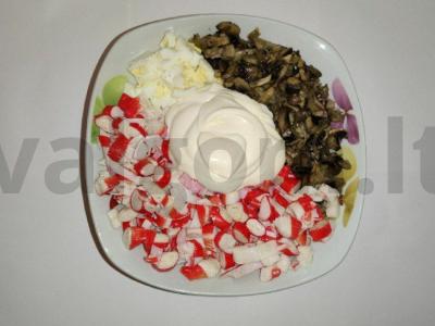 Greitos grybų salotos su kiaušiniais Žingsnis 2