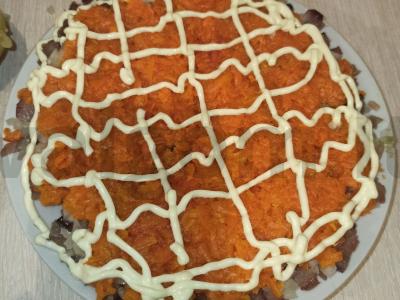 Sluoksniuotos salotos "Silkė po kailiu" Žingsnis 3