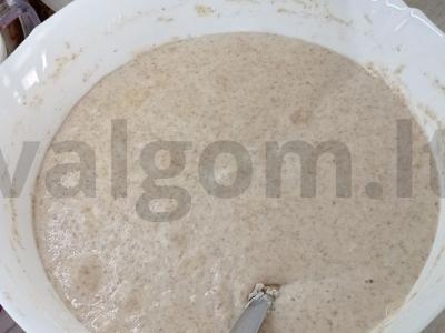 Iš viso grūdo miltų pagaminta rauginta duona Žingsnis 2