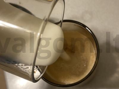 Kapučino su cukraus pakaitalu Žingsnis 4