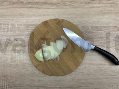 Salotos su kalmarais, obuoliais ir morkomis Žingsnis 1