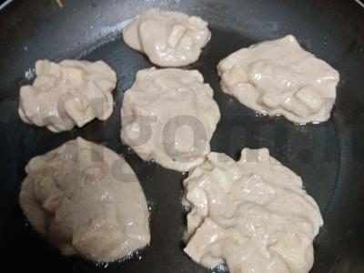 Obuolių paplotėliai "Šarlotės kūdikiai" Žingsnis 4