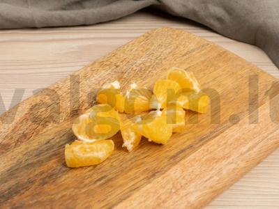 Vaisių salotos su mandarinais pusėje greipfruto Žingsnis 1