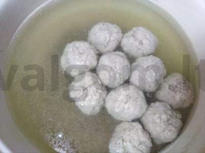 Lengva sriuba su mėsos kukuliais ir česnaku Žingsnis 4