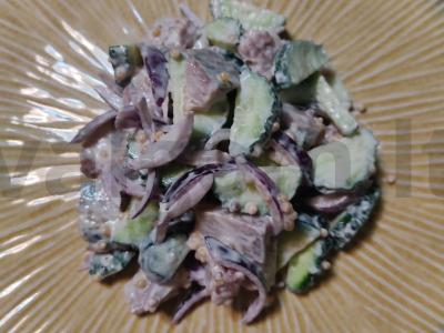 Salotos su silke Naujųjų metų išvakarėse pagrindine nuotrauka