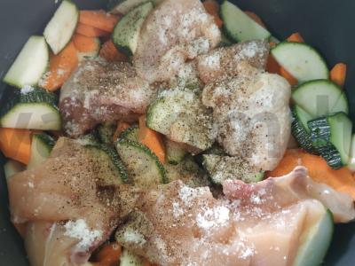 Daržovių troškinys su vištiena multicooker Žingsnis 3