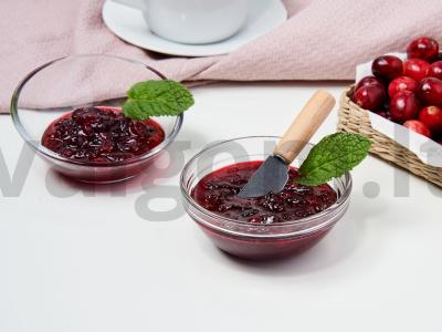 Paprasta spanguolių uogienė pagrindine nuotrauka