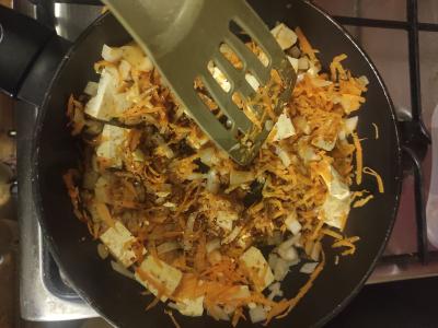 Tofu su troškintomis daržovėmis Žingsnis 3