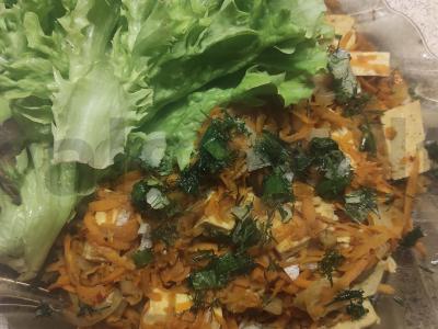 Tofu su troškintomis daržovėmis pagrindine nuotrauka