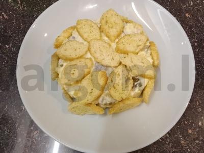 Salotos su silke ir skrebučiais pagrindine nuotrauka