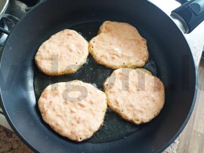 Švelnūs moliūgų blyneliai Žingsnis 5