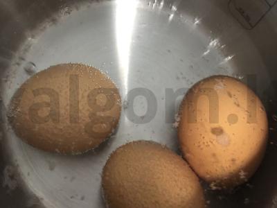 Salotos "Viskas paprasta" su dešra ir skrebučiais Žingsnis 1