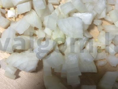 Salotos "Viskas paprasta" su dešra ir skrebučiais Žingsnis 2