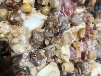 Salotos "Viskas paprasta" su dešra ir skrebučiais Žingsnis 6