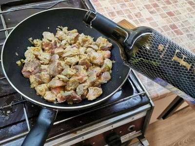 Vyne troškinta kiauliena Žingsnis 5