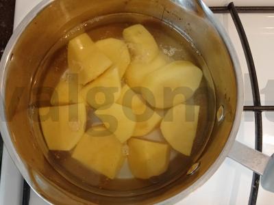 Bulvių pyragėliai su rūkyta paprika Žingsnis 1