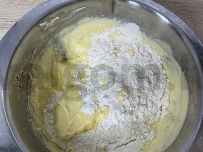 Braškių mini keksiukai Žingsnis 4