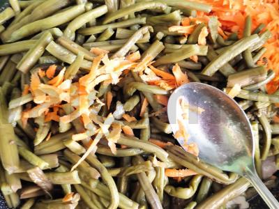 Šiltos paparčių salotos su vištiena Žingsnis 3