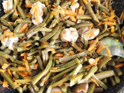 Šiltos paparčių salotos su vištiena Žingsnis 4