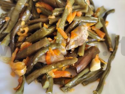 Šiltos paparčių salotos su vištiena pagrindine nuotrauka